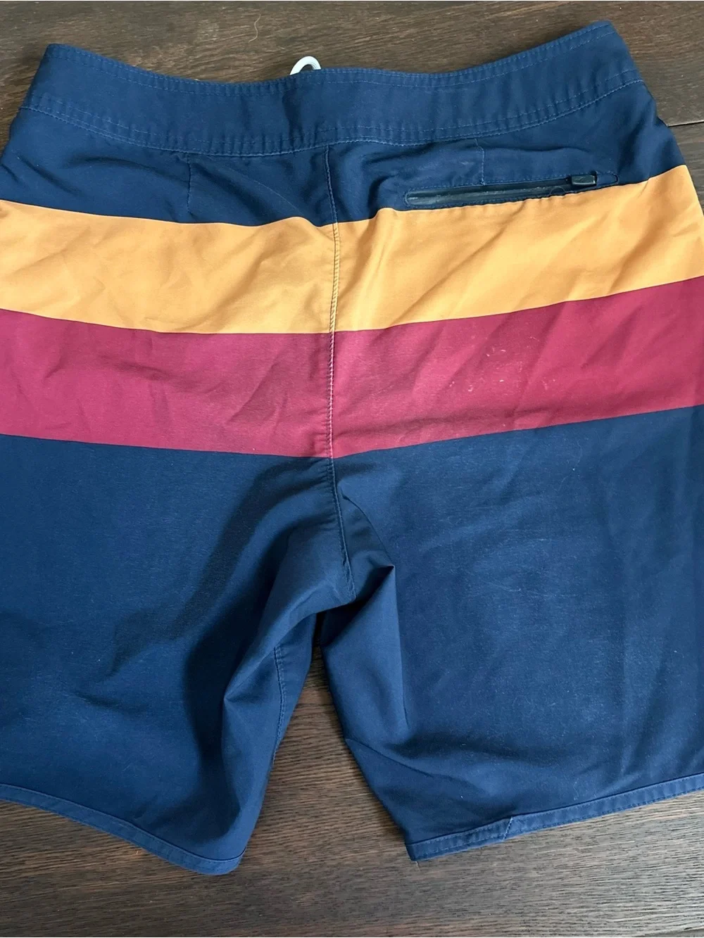 Hollister Navy Board Shorts with Mustard and Burgundy Stripes men’s size 32